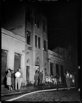 Fotografia "Incêndio Beneficiência Hespanhola [Beneficência Espanhola]" ([Local n/d] , [Data n/d]) [negativo]. / Fotógrafo(a): Adir.  -- ITEM-0001.