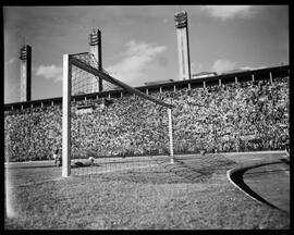 Fotografia "Futebol - Jogo em São Paulo, Copa Rio" ([Local n/d] , [Data n/d]) [negativo]. / Fotógrafo(a): [Autoria n/d].  -- ITEM-0005.