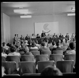 Fotografia "CONGRESSO DA LBA EM VITÓRIA ( e OUTROS ASSUNTOS); 'SEMINÁRIO REGIONAL DA L.B.A' 'LEGIÃO BRASILEIRA DE ASSISTÊNCIA' VITÓRIA - Congresso da LBA e outras reportagens sob a presidência da Sa. Maria Teresa Goulart, e representantes de todo país, realiza-se em Vitória o Seminário Regional da LBA (IV)" ([Local n/d] , 1963) [negativo]. / Fotógrafo(a): David Halfon; Part..  -- ITEM-0030.