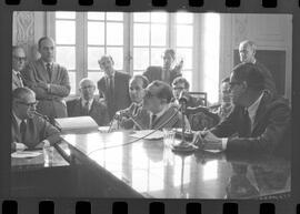 Fotografia "CPI [QUE] INVESTIGA ORGANISMO DE PRESSÃO AO CONGRESSO' C.P.I. Depoimento de Carlos Lacerda, Reportagem de Nelson Silva" ([Local n/d] , 1963) [negativo]. / Fotógrafo(a): Paulo Reis.  -- ITEM-0023.