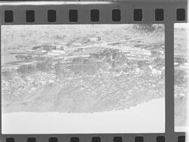 Fotografia "Vista Geral da 'INVERNADA DE OLARIA" ([Local n/d] , 1963) [negativo]. / Fotógrafo(a): Ribeiro.  -- ITEM-0010.