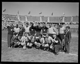 Fotografia "Futebol - Chile" ([Local n/d] , [Data n/d]) [negativo]. / Fotógrafo(a): [Autoria n/d].  -- ITEM-0017.