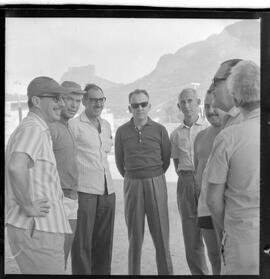 Fotografia "Campeonato Carioca de Remos; 'REMO - 'CAMPEONATO BRASILEIRO DE REMO' Campeonato Brasileiro de Remo (Reportagem), Reportagem de Esporte" ([Local n/d] , 1963) [negativo]. / Fotógrafo(a): Demócrito.  -- ITEM-0001.