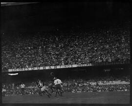 Fotografia "Esporte - Futebol Vasco x Nacional" ([Local n/d] , [Data n/d]) [negativo]. / Fotógrafo(a): Equipe.  -- ITEM-0017.