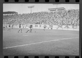 Fotografia "Campeonato Carioca de Profissionais de 63 (1° Turno) Esporte - jogo Fluminense (1 x 0) Bonsucesso" ([Local n/d] , 1963) [negativo]. / Fotógrafo(a): Democrito.  -- ITEM-0047.