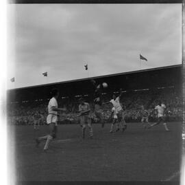 Fotografia "Futebol - São Cristóvão (jogo)" ([Local n/d] , [Data n/d]) [negativo]. / Fotógrafo(a): [Autoria n/d].  -- ITEM-0018.