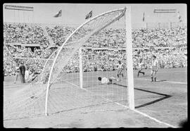 Fotografia "Futebol - Chile (Campeonato Mundial 1952) Brasil x Panamá, Repórter: Equipe, Esportes" ([Local n/d] , 1952) [negativo]. / Fotógrafo(a): José Casal.  -- ITEM-0004.