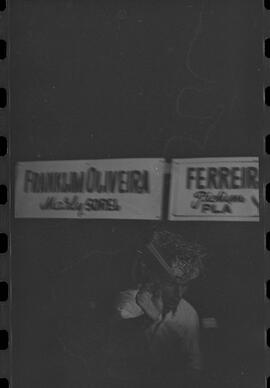 Fotografia "FESTIVAL BRASILEIRO DE ESCRITORES' FESTIVAL DE ESCRITTORES [ESCRITORES] (Preparativos) Com a presença do escritor Viriato Corrêa)" ([Local n/d] , 1963) [negativo]. / Fotógrafo(a): Pedro; Venê.  -- ITEM-0009.