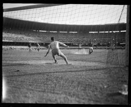 Fotografia "Futebol - Bangú x Bonsucesso" ([Local n/d] , [Data n/d]) [negativo]. / Fotógrafo(a): Equipe.  -- ITEM-0003.