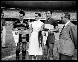 Fotografia "Futebol (Flamengo x Boca Jr.)" ([Local n/d] , [Data n/d]) [negativo]. / Fotógrafo(a): Equipe.  -- ITEM-0021.