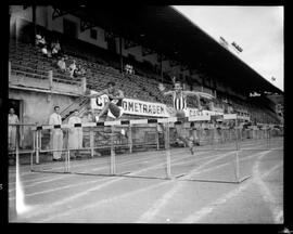 Fotografia "Atletismo" ([Local n/d] , [Data n/d]) [negativo]. / Fotógrafo(a): Domício.  -- ITEM-0005.