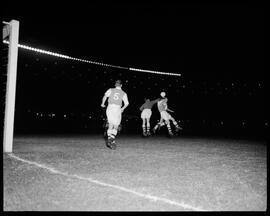 Fotografia "Esporte - Futebol" ([Local n/d] , [Data n/d]) [negativo]. / Fotógrafo(a): [Autoria n/d].  -- ITEM-0003.