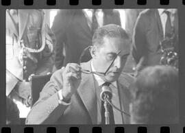 Fotografia "CPI [QUE] INVESTIGA ORGANISMO DE PRESSÃO AO CONGRESSO' C.P.I. Depoimento de Carlos Lacerda, Reportagem de Nelson Silva" ([Local n/d] , 1963) [negativo]. / Fotógrafo(a): Paulo Reis.  -- ITEM-0011.