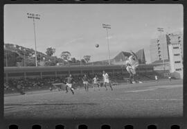 Fotografia "Futebol - RJ (Campeonato de Juvenis - 1956) - Jogo: Flamengo x Bangu, Esportes" ([Local n/d] , 1956) [negativo]. / Fotógrafo(a): Demócrito.  -- ITEM-0011.