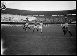 Fotografia "Esporte - Juventus x Austria" ([Local n/d] , [Data n/d]) [negativo]. / Fotógrafo(a): Ângelo.  -- ITEM-0002.