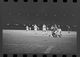 Fotografia "Futebol; 'FUTEBOL = LIBERTADORES DAS AMÉRICAS' Botafogo x Alianza de Lima (2 x 1) (Fases do jogo realizado no Maracanã)" ([Local n/d] , 1963) [negativo]. / Fotógrafo(a): Demócrito.  -- ITEM-0002.