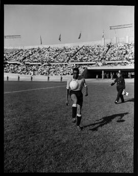 Fotografia "Futebol - Chile" ([Local n/d] , [Data n/d]) [negativo]. / Fotógrafo(a): [Autoria n/d].  -- ITEM-0015.