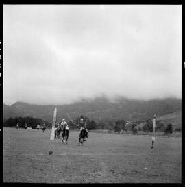 Fotografia "Golfe - Rio de Janeiro (em geral), Reportagem Geral" ([Local n/d] , [Data n/d]) [negativo]. / Fotógrafo(a): Equipe.  -- ITEM-0010.