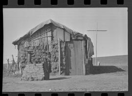 Fotografia "Rep. pelo SUL DO BRASIL (ESPECIAL); 'REPORTAGEM ESPECIAL DE 'UH' 'CONTRABANDO DE ARMAS, Em S. PAULO, SANTA CATARINA, RIO GRANDE DO SUL ETC...' Reportagem feita pela equipe de 'UH'), Reportagem de Amado Ribeiro" ([Local n/d] , 1963) [negativo]. / Fotógrafo(a): Paulo Reis.  -- ITEM-0127.