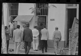 Fotografia "Comissão Parlamentar de Inquérito que Investiga Arbitrariedades pela Polícia da Invernada de Olaria' Comissão Parlamentarr de Inquérito (contrabando de armas) (Depoimento de Clodomir Santos Moraes), Reportagem de P.Cordeiro" ([Local n/d] , 1963) [negativo]. / Fotógrafo(a): Luiz Santos.  -- ITEM-0008.