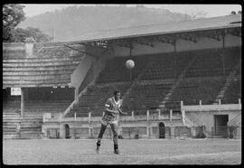 Fotografia "Futebol - R.J. (Equipe do Fluminense, 1952), Seção: Esportes" ([Local n/d] , 1952) [negativo]. / Fotógrafo(a): Equipe.  -- ITEM-0019.