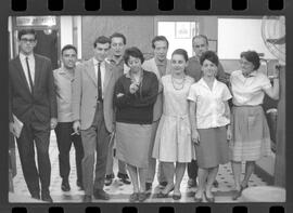 Fotografia "CONJUNTO FOLCLÓRICO DA ARGENTINA' Conjunto folclórico argentinos (Reportagem de UH), Reportagem de Eli" ([Local n/d] , 1963) [negativo]. / Fotógrafo(a): Adyr Vieira.  -- ITEM-0001.