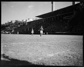 Fotografia "Esporte em São Paulo" ([Local n/d] , 1951) [negativo]. / Fotógrafo(a): Contursi.  -- ITEM-0018.