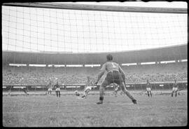 Fotografia "Futebol - Jogo - Botafogo x América" ([Local n/d] , [Data n/d]) [negativo]. / Fotógrafo(a): José Casal.  -- ITEM-0011.