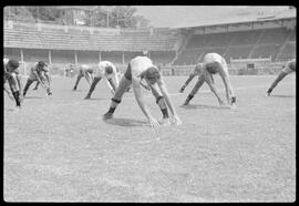 Fotografia "Futebol - R.J. (Equipe do Fluminense, 1952), Seção: Esportes" ([Local n/d] , 1952) [negativo]. / Fotógrafo(a): Equipe.  -- ITEM-0011.