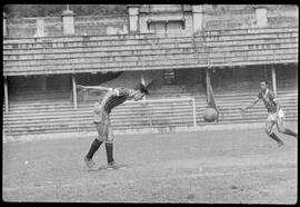 Fotografia "Futebol - R.J. (Equipe do Fluminense, 1952), Seção: Esportes" ([Local n/d] , 1952) [negativo]. / Fotógrafo(a): Equipe.  -- ITEM-0024.