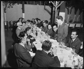 Fotografia "Homenagem a Mauritônio Meira" ([Local n/d] , [Data n/d]) [negativo]. / Fotógrafo(a): Demócrito.  -- ITEM-0002.