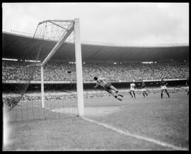 Fotografia "Flamengo x São Cristóvão" ([Local n/d] , [Data n/d]) [negativo]. / Fotógrafo(a): Ângelo.  -- ITEM-0006.