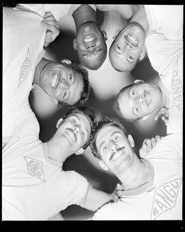 Fotografia "Futebol - R.J. (equipe do Bangú - 1952), Esportes" ([Local n/d] , 1952) [negativo]. / Fotógrafo(a): Equipe.  -- ITEM-0002.