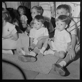 Fotografia "Dr. Bocayuva - Aniversário dos gêmeos (seus filhos)" ([Local n/d] , [Data n/d]) [negativo]. / Fotógrafo(a): A. Veneziano.  -- ITEM-0006.