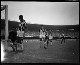 Fotografia "Esporte - Botafogo x Vasco" ([Local n/d] , [Data n/d]) [negativo]. / Fotógrafo(a): [Autoria n/d].  -- ITEM-0006.