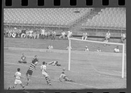 Fotografia "Campeonato Carioca de Profissionais de 63 (1° Turno) Esporte - jogo Fluminense (1 x 0) Bonsucesso" ([Local n/d] , 1963) [negativo]. / Fotógrafo(a): Democrito.  -- ITEM-0091.