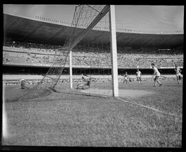 Fotografia "Futebol - equipe e jogo: Fluminense x Bangú" ([Local n/d] , [Data n/d]) [negativo]. / Fotógrafo(a): Equipe.  -- ITEM-0017.