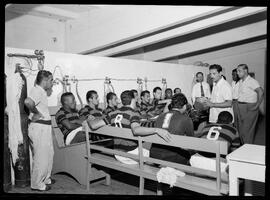 Fotografia "Futebol - Jogos diversos de domingo dia 30/12/1951" ([Local n/d] , 1951) [negativo]. / Fotógrafo(a): [Autoria n/d].  -- ITEM-0029.