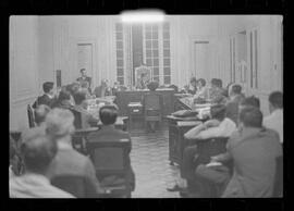 Fotografia "CPI QUE INVESTIGA ORGANISMO DE PRESSÃO AO CONGRESSO BRASILEIRO' Assembléia - CPI - Depoimentos de Santos Vallis e Dante Pelacani, Reportagem de Nelson Silva" ([Local n/d] , 1963) [negativo]. / Fotógrafo(a): Paulo Reis.  -- ITEM-0019.