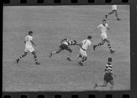 Fotografia "Campeonato Carioca de Profissionais de 63 (1° Turno) Esporte - jogo Fluminense (1 x 0) Bonsucesso" ([Local n/d] , 1963) [negativo]. / Fotógrafo(a): Democrito.  -- ITEM-0081.