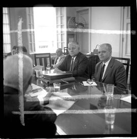 Fotografia "Comissão Parlamentar que Investiga Organismo de Pressão ao Congresso' CPI - Inquérito do Gral. Magessi. (Augusto da Cunha Magessi Pereira), Reportagem de Sonia" ([Local n/d] , 1963) [negativo]. / Fotógrafo(a): André.  -- ITEM-0002.