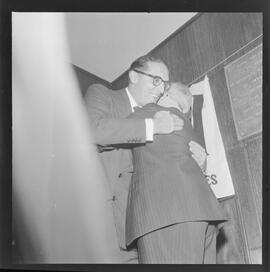 Fotografia "HERBERT MOSES - ANIVERSÁRIO; MOSES.. Herbert.. ANIV. e solenidades na ABI" ([Local n/d] , 1961) [negativo]. / Fotógrafo(a): Ferreira.  -- ITEM-0006.