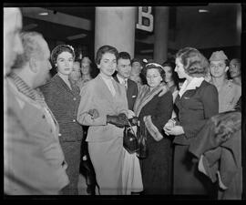 Fotografia "Maria José Cardoso ('Miss Brasil 1956')" ([Local n/d] , 1956) [negativo]. / Fotógrafo(a): Equipe.  -- ITEM-0003.