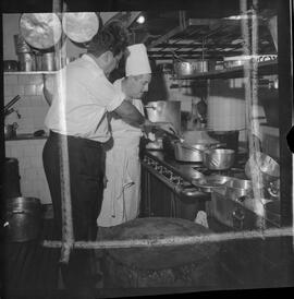 Fotografia "FESTIVAL BRASILEIRO DE ESCRITORES' FESTIVAL DE ESCRITTORES [ESCRITORES] (Preparativos) Com a presença do escritor Viriato Corrêa)" ([Local n/d] , 1963) [negativo]. / Fotógrafo(a): Pedro; Venê.  -- ITEM-0034.