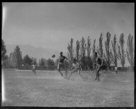 Fotografia "Seleção Brasileira de Futebol - 1952 (treino), Seção: Reportagem Geral" ([Local n/d] , 1952) [negativo]. / Fotógrafo(a): Equipe.  -- ITEM-0007.