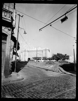 Fotografia "Vistas - Rio de Janeiro (Rio Antigo), Reportagem Geral" ([Local n/d] , [Data n/d]) [negativo]. / Fotógrafo(a): Ernani Contursi.  -- ITEM-0004.