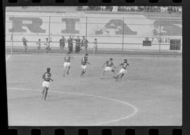 Fotografia "Campeonato Carioca de Profissionais de 63 (1° Turno) Esporte - jogo Fluminense (1 x 0) Bonsucesso" ([Local n/d] , 1963) [negativo]. / Fotógrafo(a): Democrito.  -- ITEM-0102.