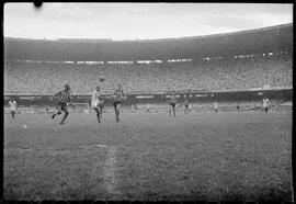 Fotografia "Futebol - R.J. (Campeonato Carioca - Jogo Botafogo x Fluminense), Seção: Esportes" ([Local n/d] , [Data n/d]) [negativo]. / Fotógrafo(a): Equipe.  -- ITEM-0111.