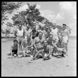 Fotografia "Índios - Brasil (em geral), Reportagem Geral" ([Local n/d] , [Data n/d]) [negativo]. / Fotógrafo(a): Equipe.  -- ITEM-0008.