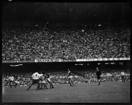 Fotografia "Esporte - Futebol Vasco x Nacional" ([Local n/d] , [Data n/d]) [negativo]. / Fotógrafo(a): Equipe.  -- ITEM-0014.